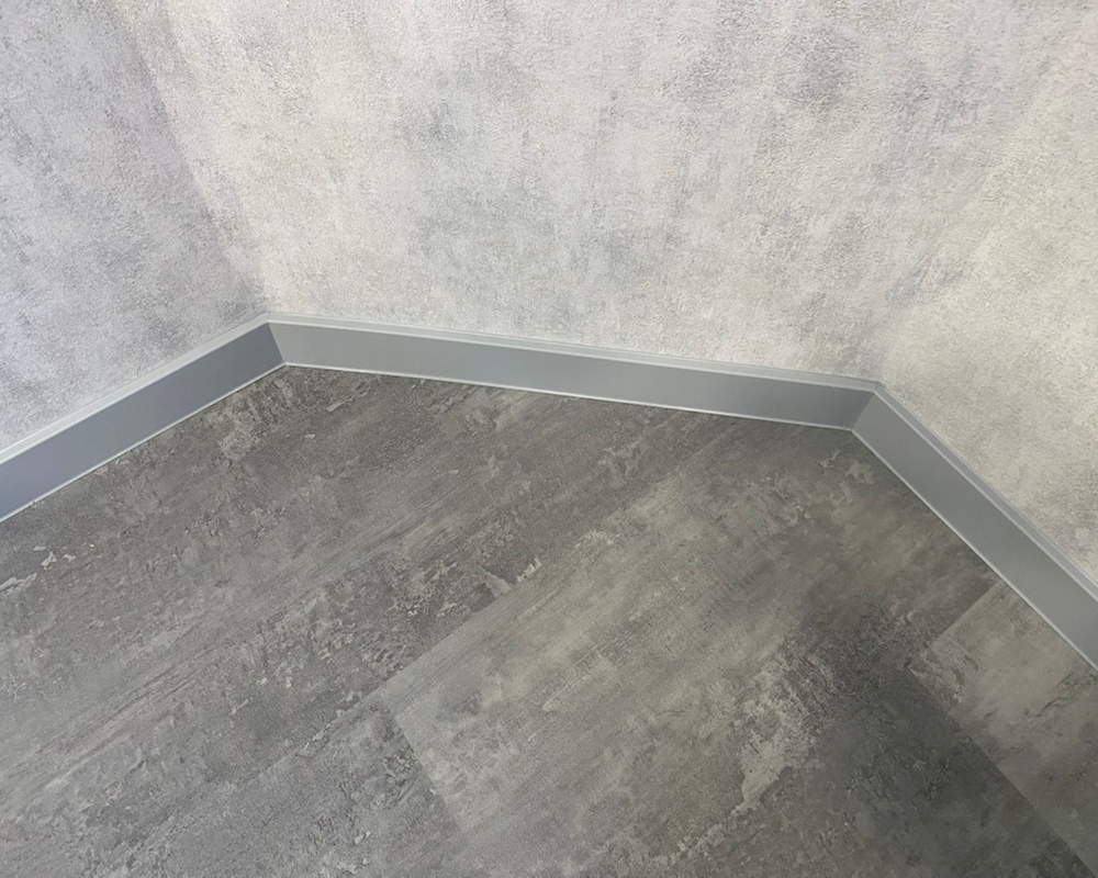 Плинтус ХДФ Dollken Cubu Flex Life 80мм х 2,5 м 1012 Светло-серый