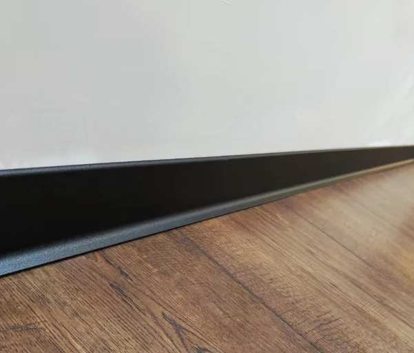 Плинтус алюминиевый 60 мм ПЛ-60 (79107PF7) черный муар 3м