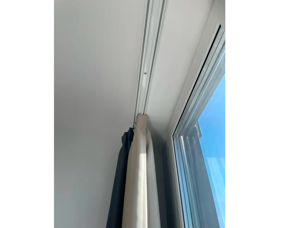 Карниз трехрядный алюминиевый ТРЭК УЮТ 2,2м Черный