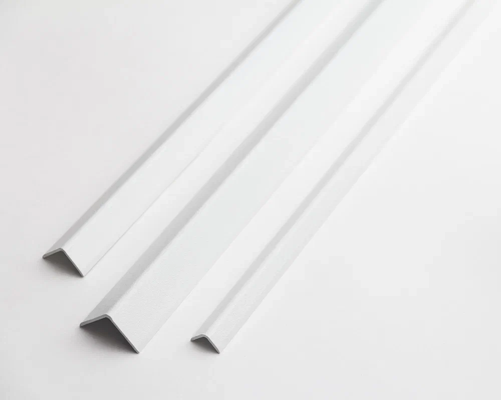 Угол ПВХ 40*40*2,7 м Белый