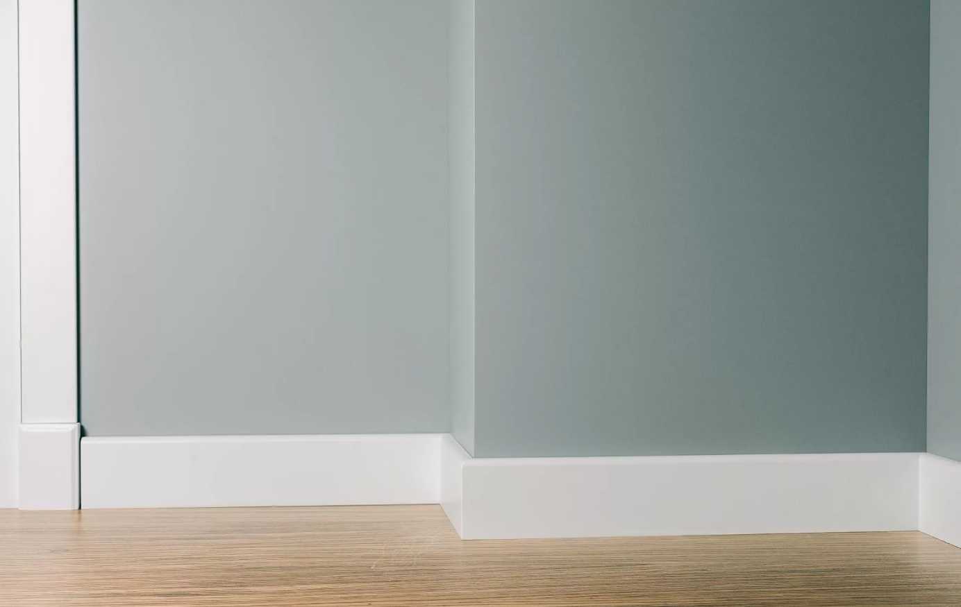 Плинтус МДФ Волшебная палочка 81402 81мм 2,4м. Окрашенная. NCS 1002Y50R