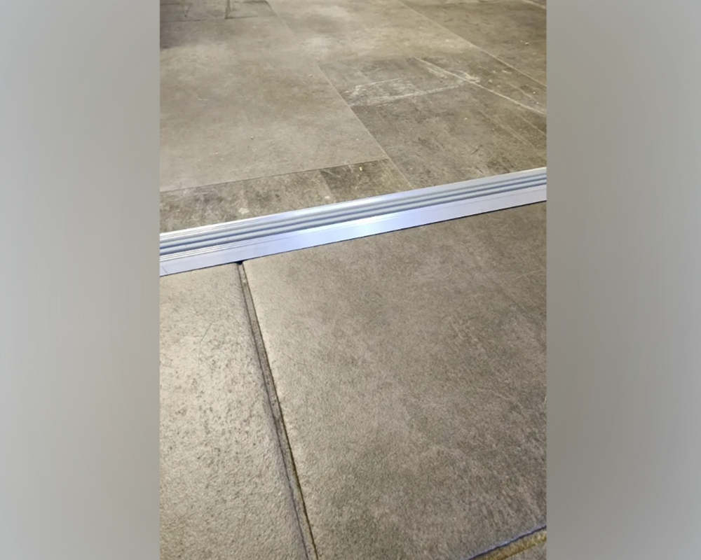 Порог одноуровневый ПС 08.900.042л Шампань