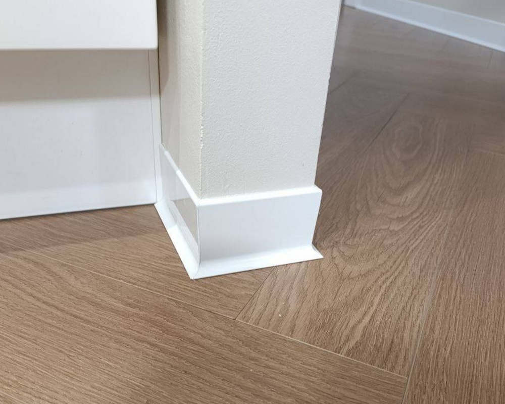 Плинтус алюминиевый 60 мм ПЛ-60 (92481PF7) белый муар 3м.