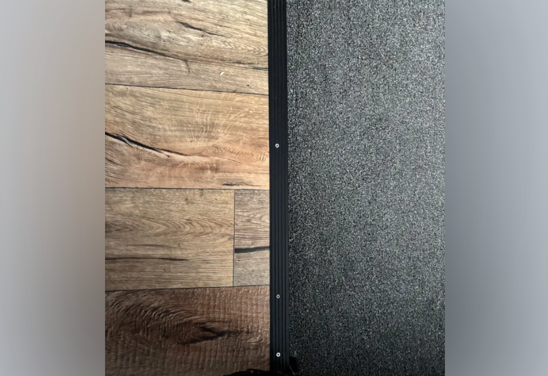 Порог угловой ПУ 05.900.088 Орех