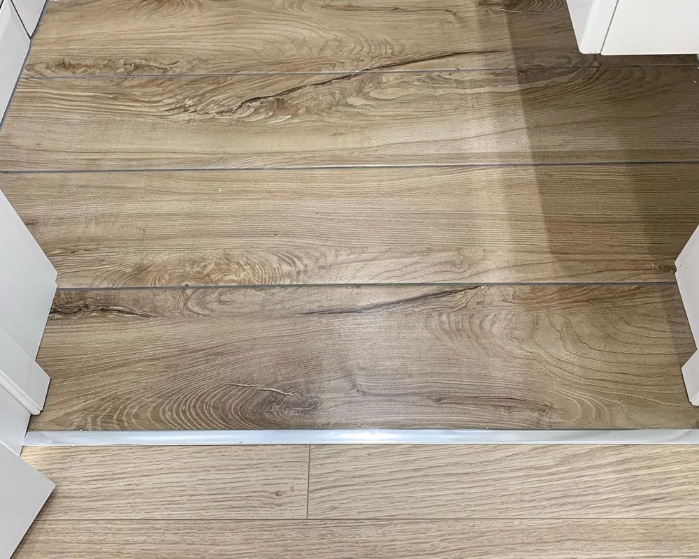 Порог одноуровневый ЛС 10.2700.201л Серебро