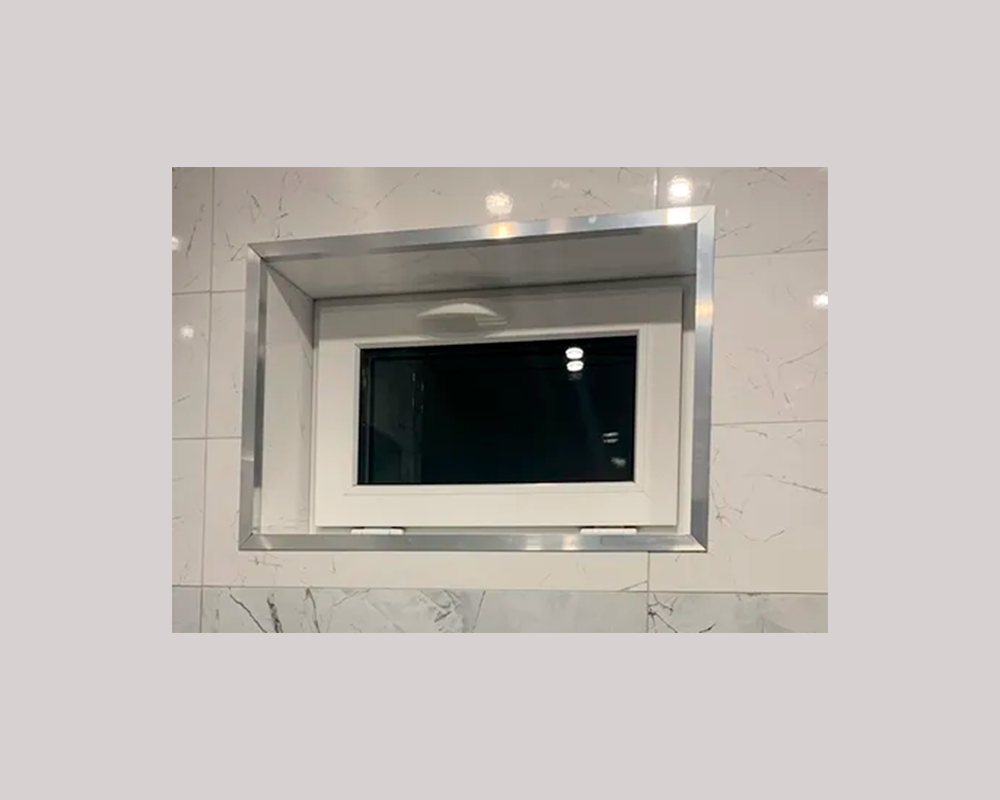 Уголок равнополочный 15х15 мм Уп 04.2000.501л Серебро