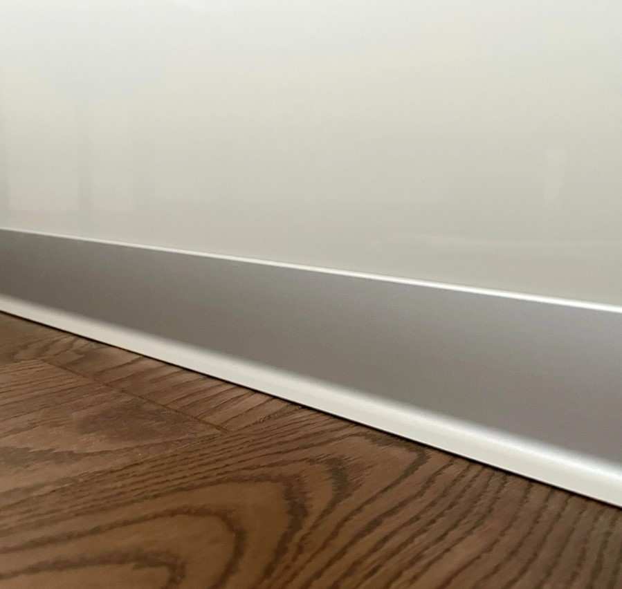 Плинтус алюминиевый Волшебная палочка 100 мм 3,0 м Серебро матовое