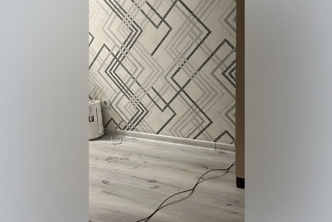 Плинтус ПВХ Идеал Классик 70мм 2,2м 230 Дуб айсберг