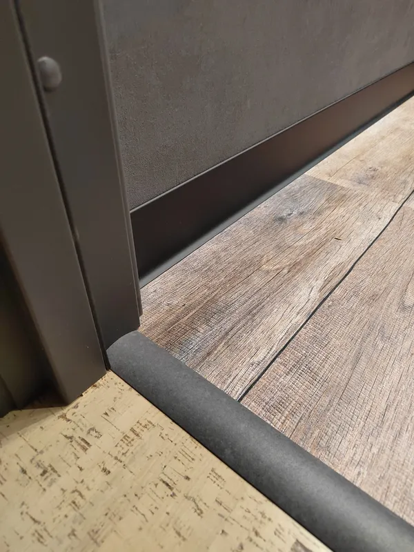 Порог разноуровневый ПР 06.900.045 Дуб дымчатый