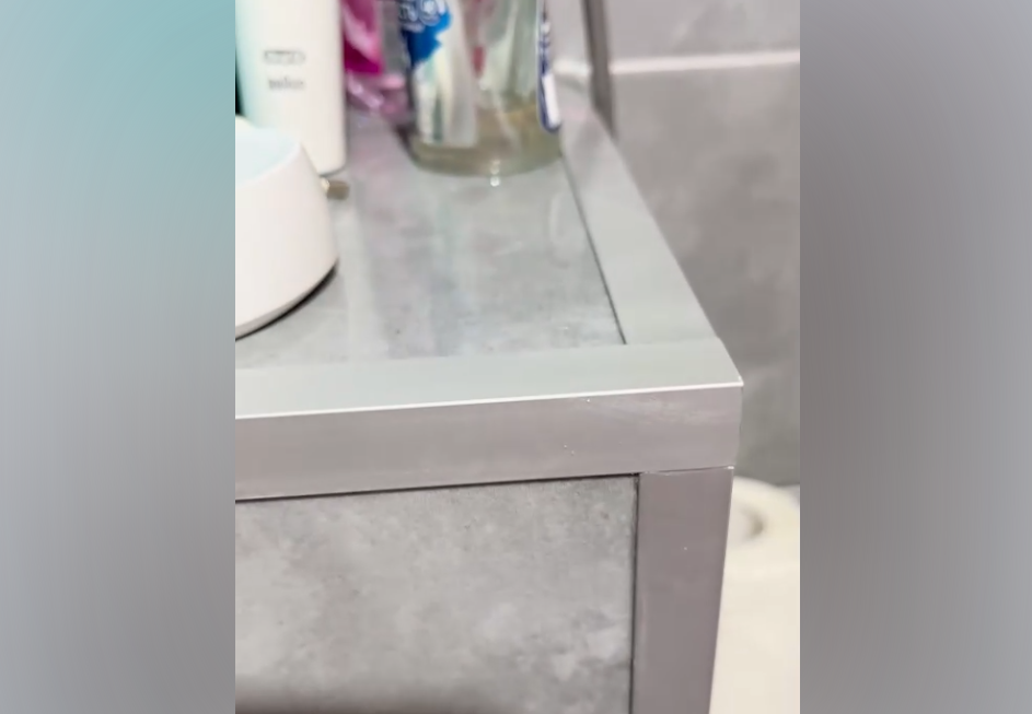 Профиль окантовочный ПУ 30НСВ(304).2700.001 2,7 м Серебро