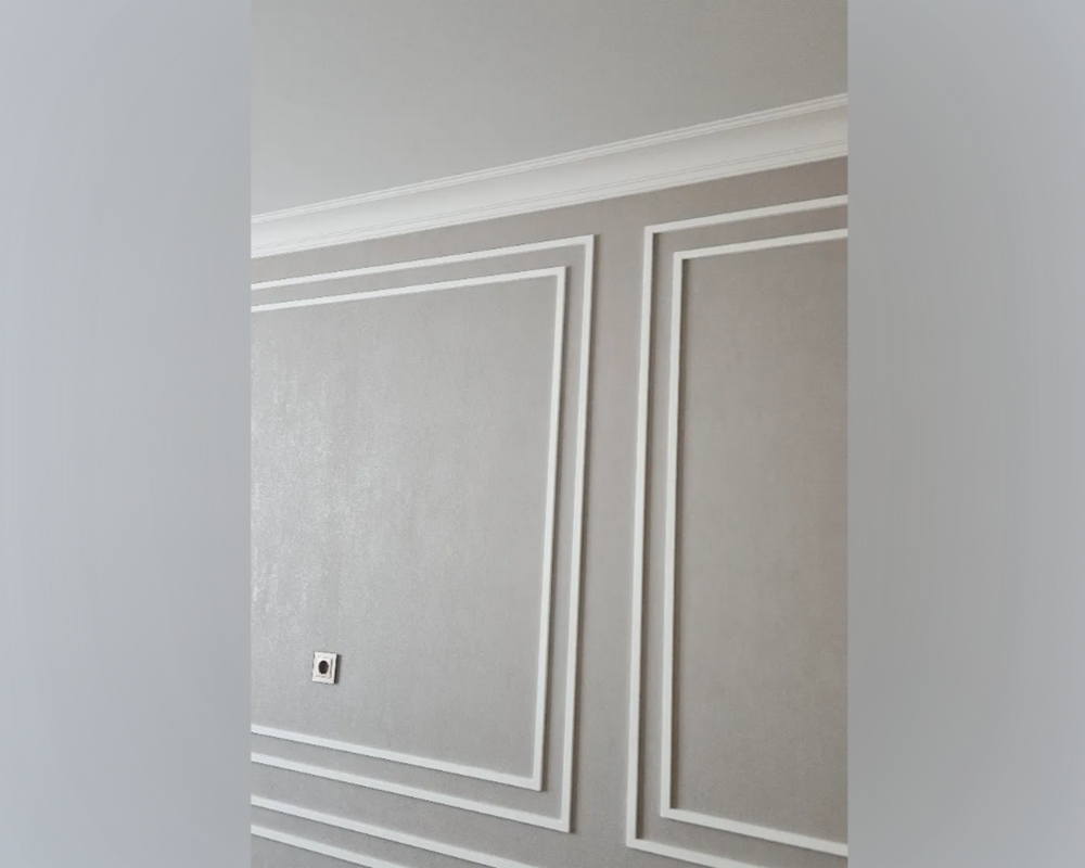 Плинтус потолочный из полистирола высокой плотности HI-WOOD A130/L2101 130х65мм 2,0м