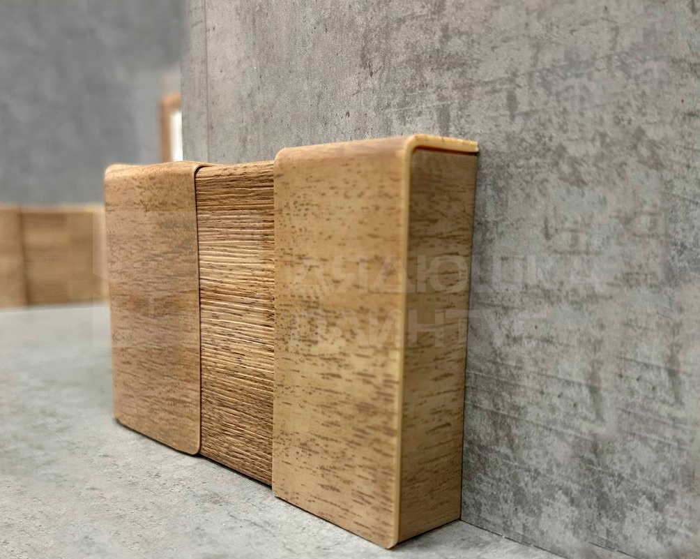 Угол внутренний комп. Белый