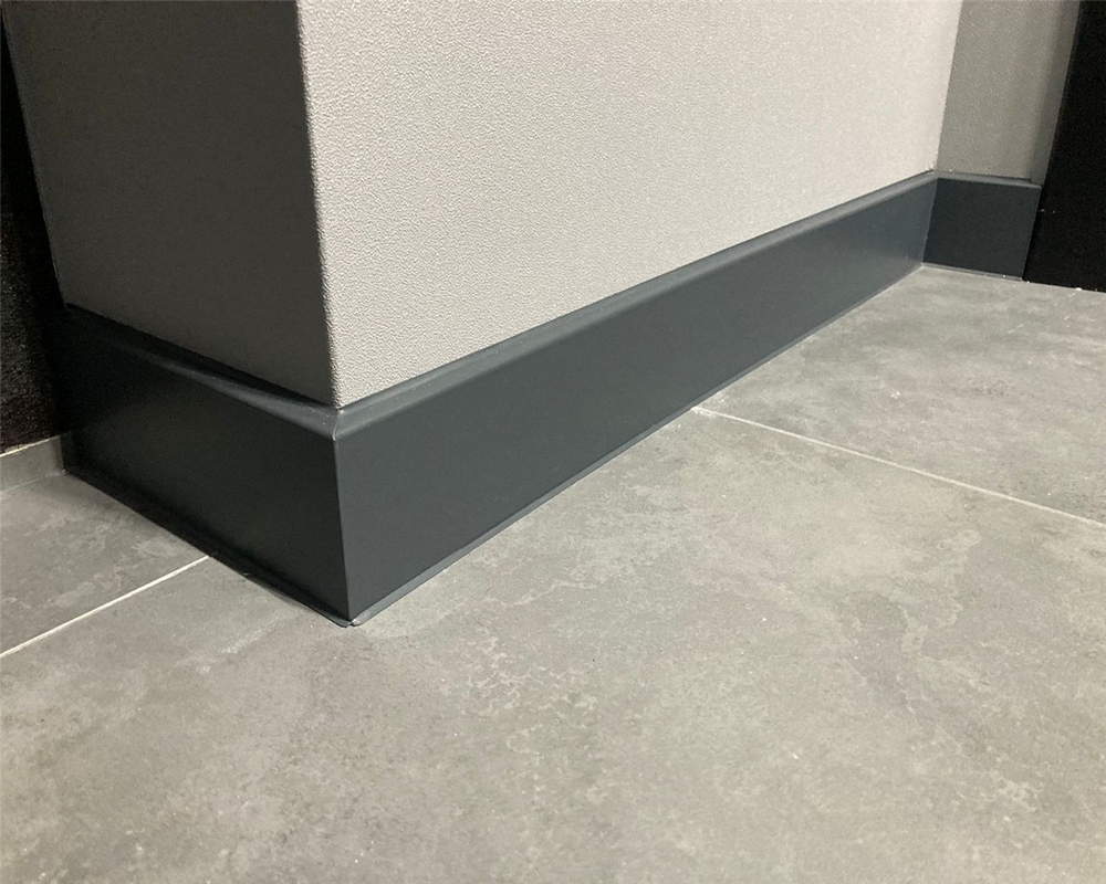 Плинтус ХДФ Dollken Cubu Flex Life 80мм х 2,5 м 1012 Светло-серый