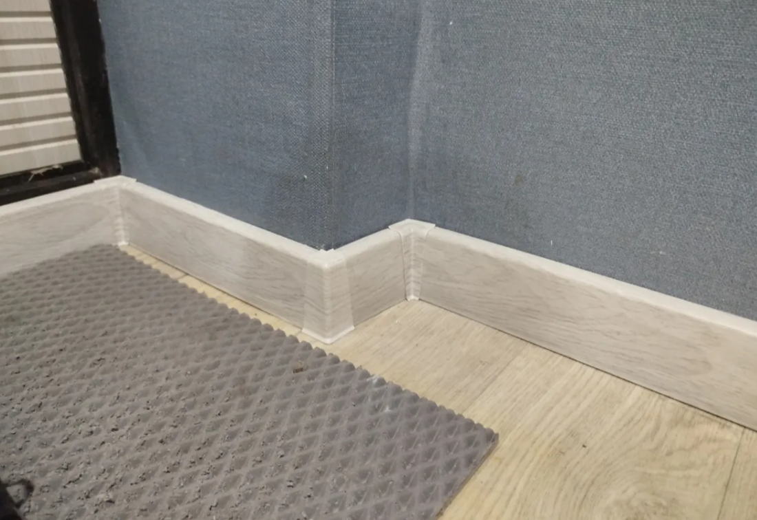 Плинтус ПВХ Волшебная палочка 70мм Home 2,2м 7013