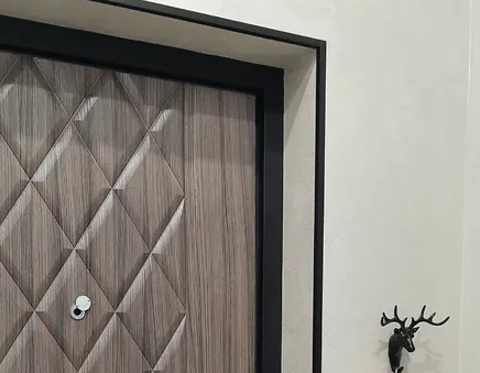 Профиль окантовочный ПУ 10НСЗ(304).2700.015 2,7 м Черный