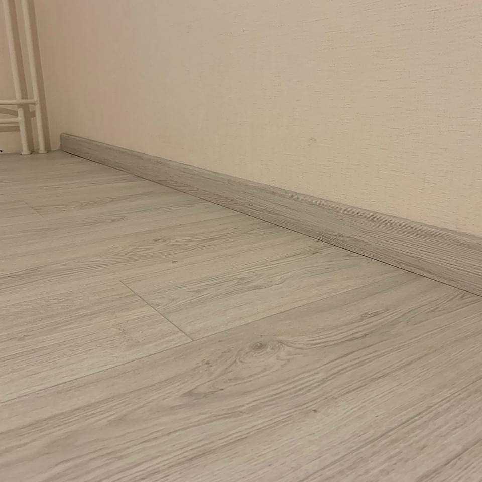 Плинтус МДФ Волшебная палочка. Гарден. 146 Ясень Ривьера