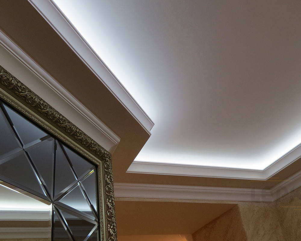 Плинтус потолочный из полистирола высокой плотности HI-WOOD A90V2 90х27мм 2,0м