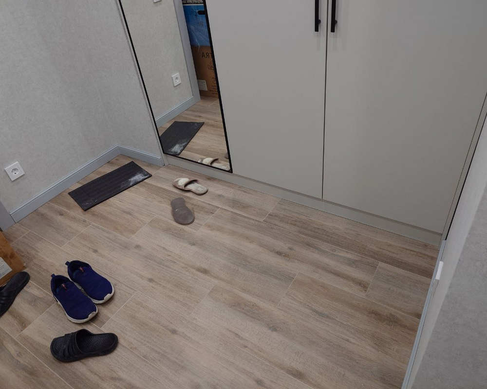 Плинтус из полистирола высокой плотности NMC Wallstyl FB2 Белый