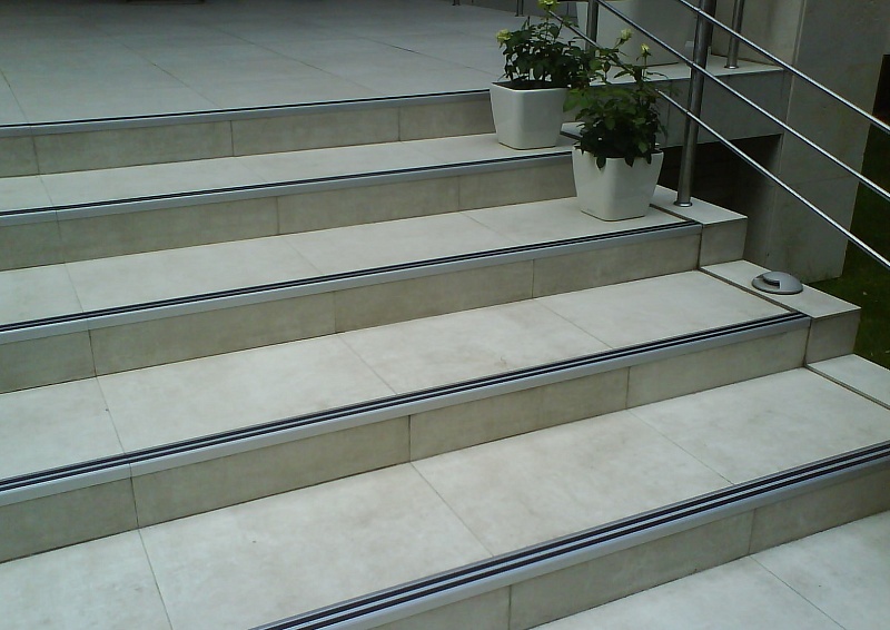 Порог угловой ПУ 70.2700.01лж. Серебро