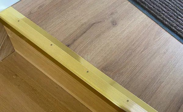 Порог угловой ПУ 02.900.084 Дуб универсал